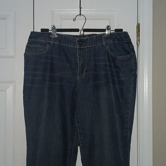 Chico's Platinum Denim Ultimate Fit Slim Leg  Jeans Sz 2  EUC - Picture 3 of 8